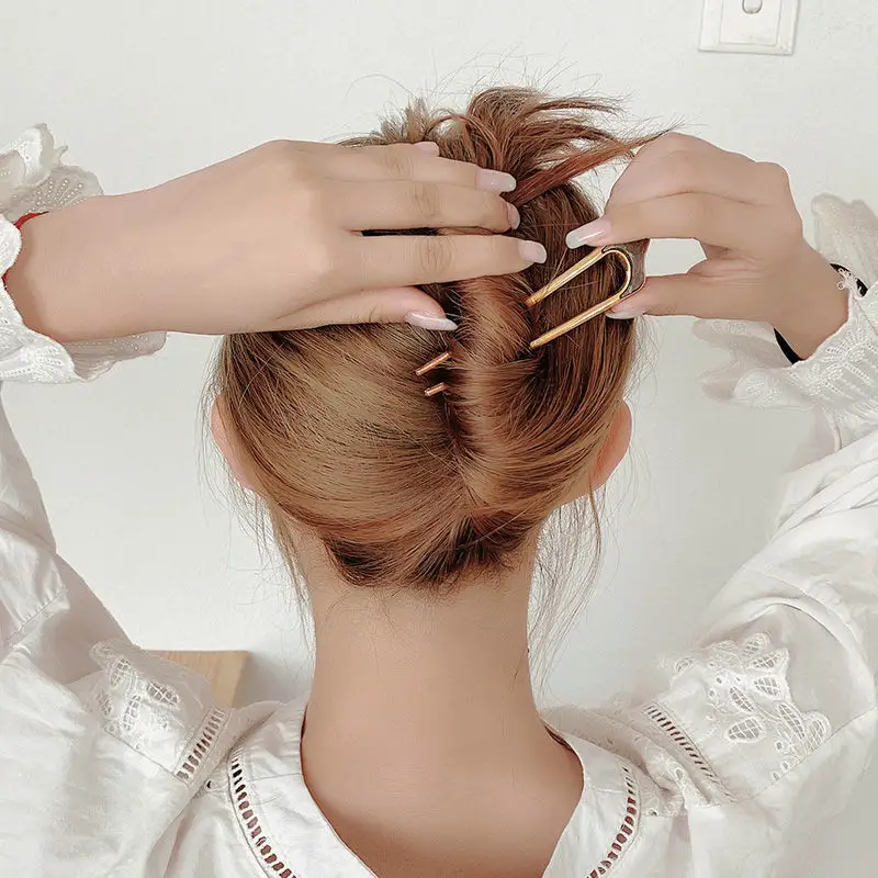 U-Shaped Metal Hairpin with Blue Shell Cap — feature 4