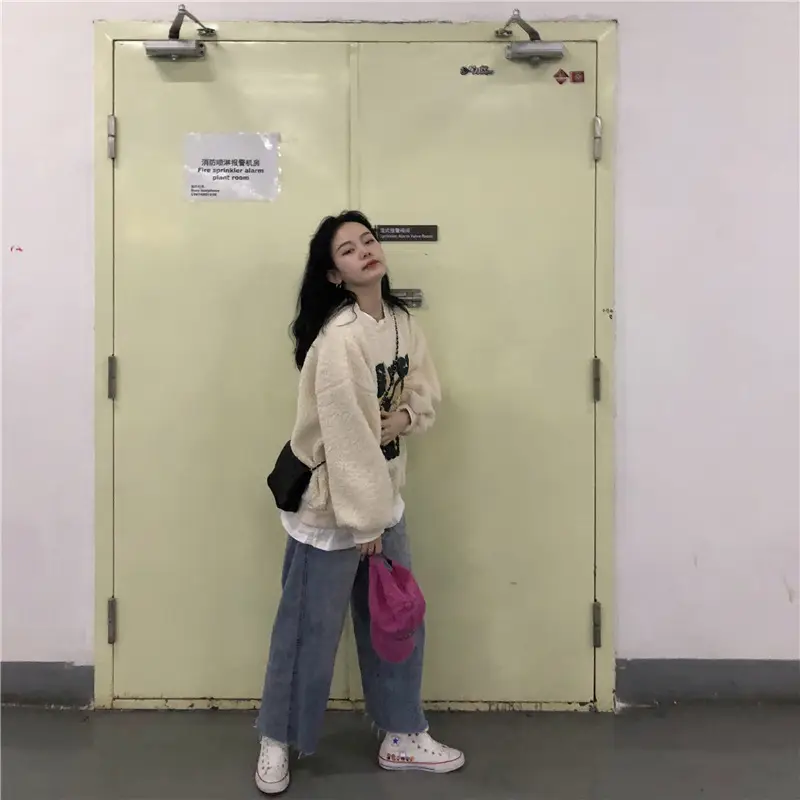 Lamb Wool Super Butterfly Print Women Sweatshirt Pink — feature 16