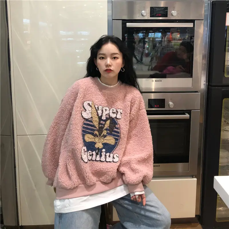 Lamb Wool Super Butterfly Print Women Sweatshirt Pink — feature 2