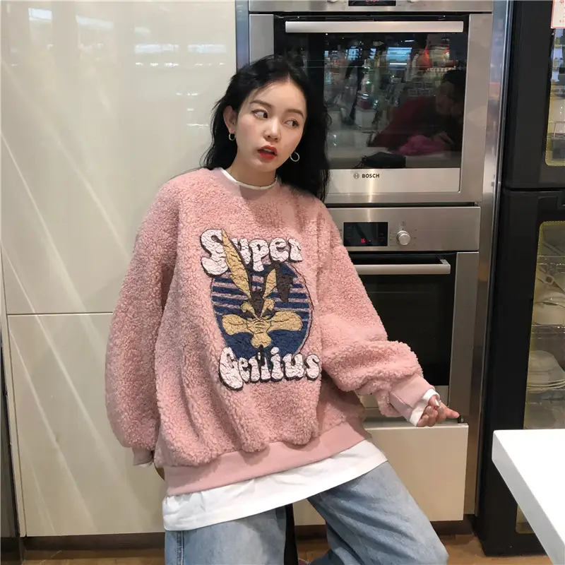 Lamb Wool Super Butterfly Print Women Sweatshirt Pink — feature 3