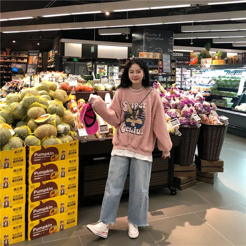 Lamb Wool Super Butterfly Print Women Sweatshirt Pink — feature 7
