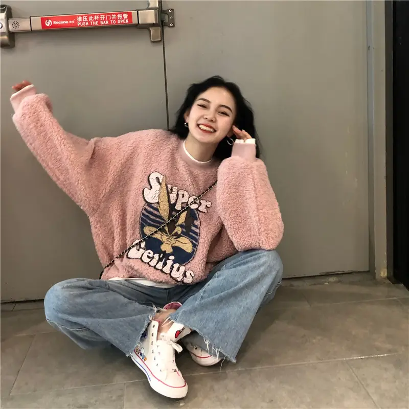 Lamb Wool Super Butterfly Print Women Sweatshirt Pink — feature 8