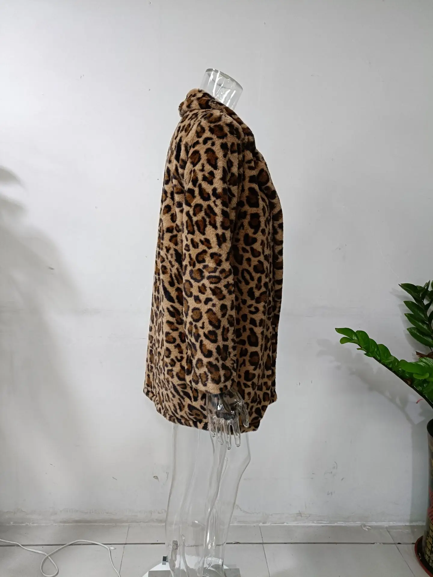 2024 Leopard Print Women's Fur Coat with Pocket — feature 6