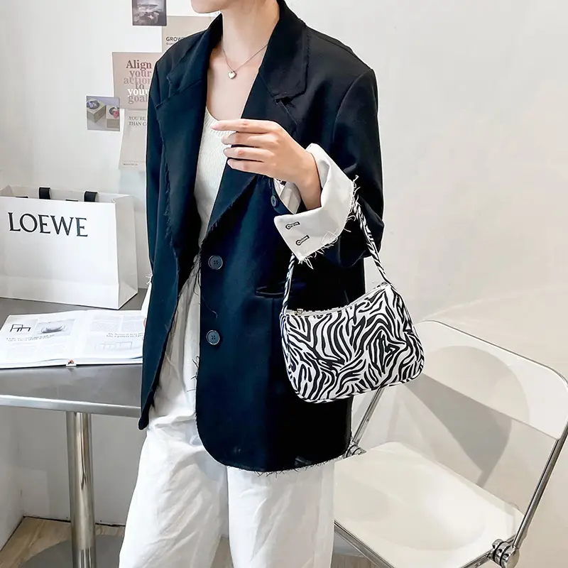 Women's Canvas Vintage Niche Bag with Vintage Print - Image 7
