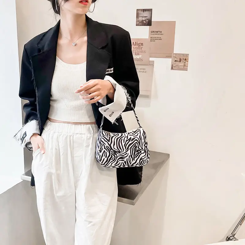 Women's Canvas Vintage Niche Bag with Vintage Print - Image 8