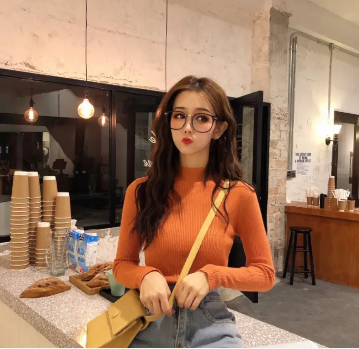 2023 Green Knit Turtleneck Women's Top - Image 16