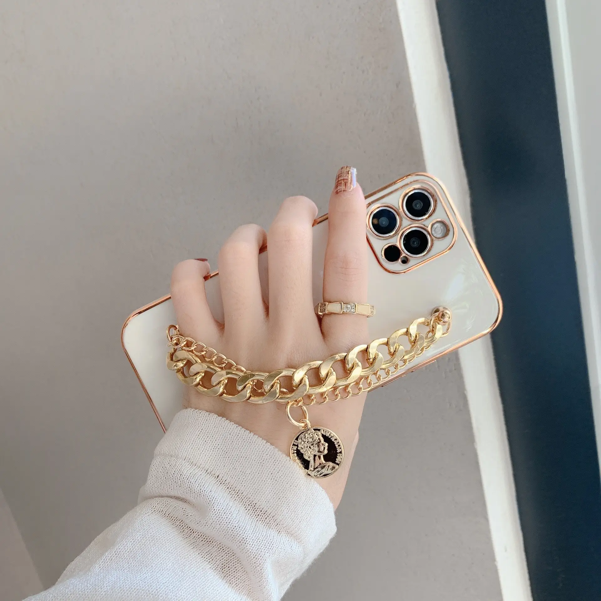 Apple 14 Promax Phone Case with Heart Bracelet & 12 Metal Wristband - Image 3