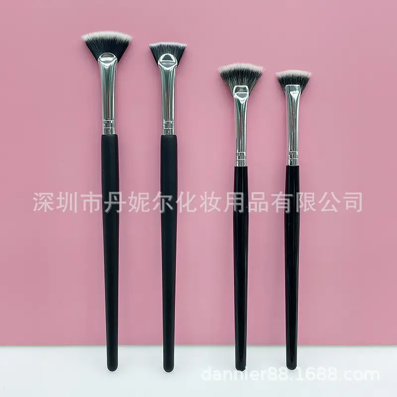 Danielle 36 Up Down Eyelash Brush Flat Head Highlighter - Image 5