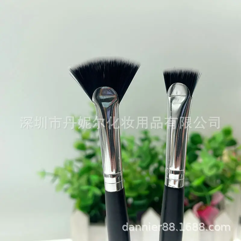 Danielle 36 Up Down Eyelash Brush Flat Head Highlighter — feature 5