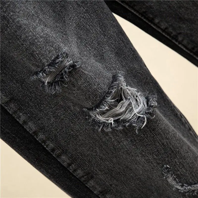 Plus Size Ripped Cropped Jeans for Women - Image 9