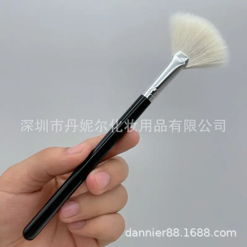 2021 Fan Brush Highlighter Brightening Beauty Tool - Image 7