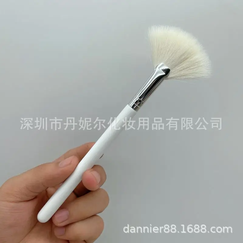 2021 Fan Brush Highlighter Brightening Beauty Tool - Image 8