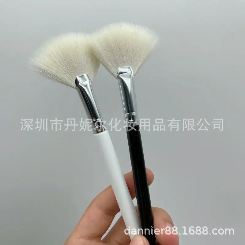 2021 Fan Brush Highlighter Brightening Beauty Tool — feature 20