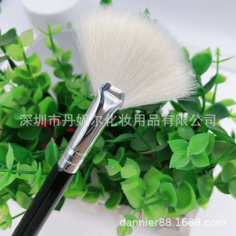 2021 Fan Brush Highlighter Brightening Beauty Tool — feature 22