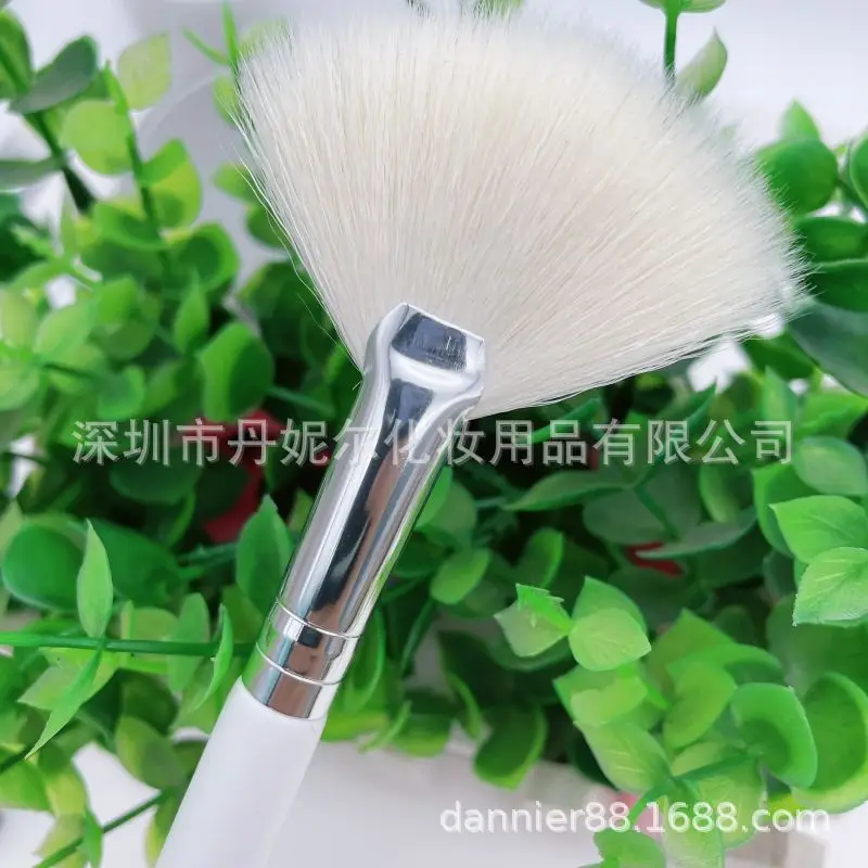 2021 Fan Brush Highlighter Brightening Beauty Tool — feature 23