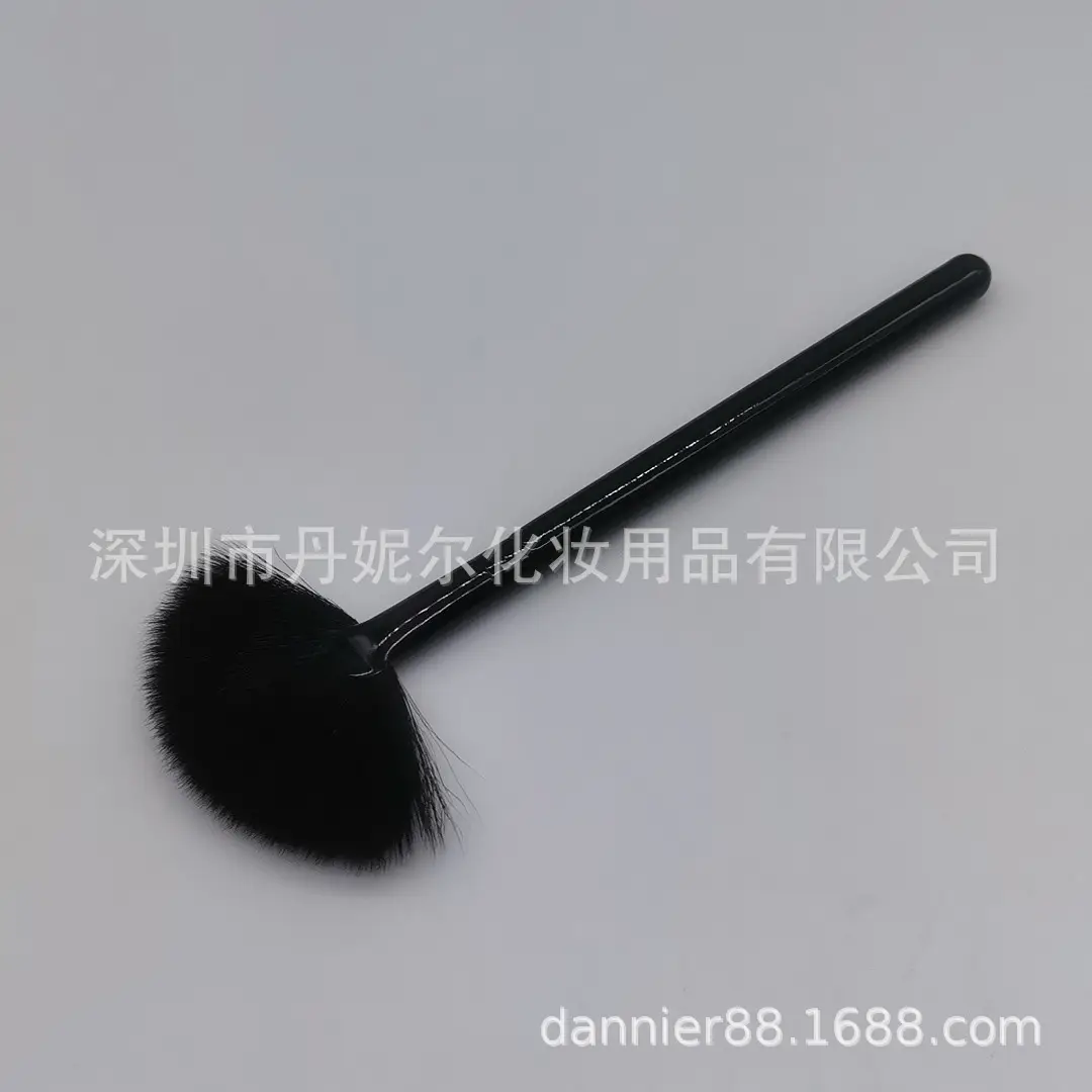 2021 Fan Brush Highlighter Brightening Beauty Tool - Image 4