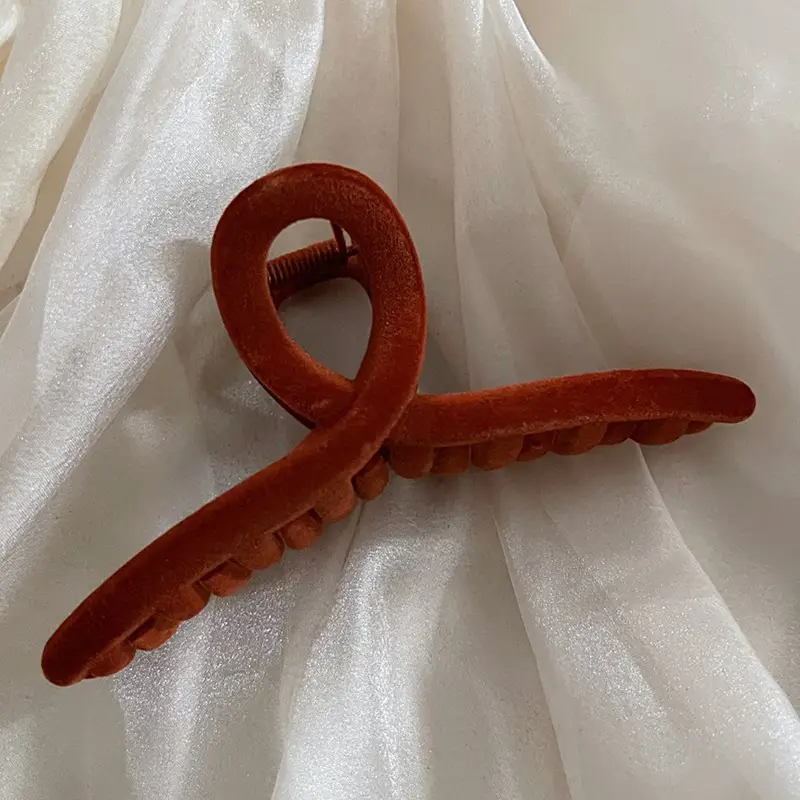 Maroon Retro Hair Grip Clip for Women - Image 2