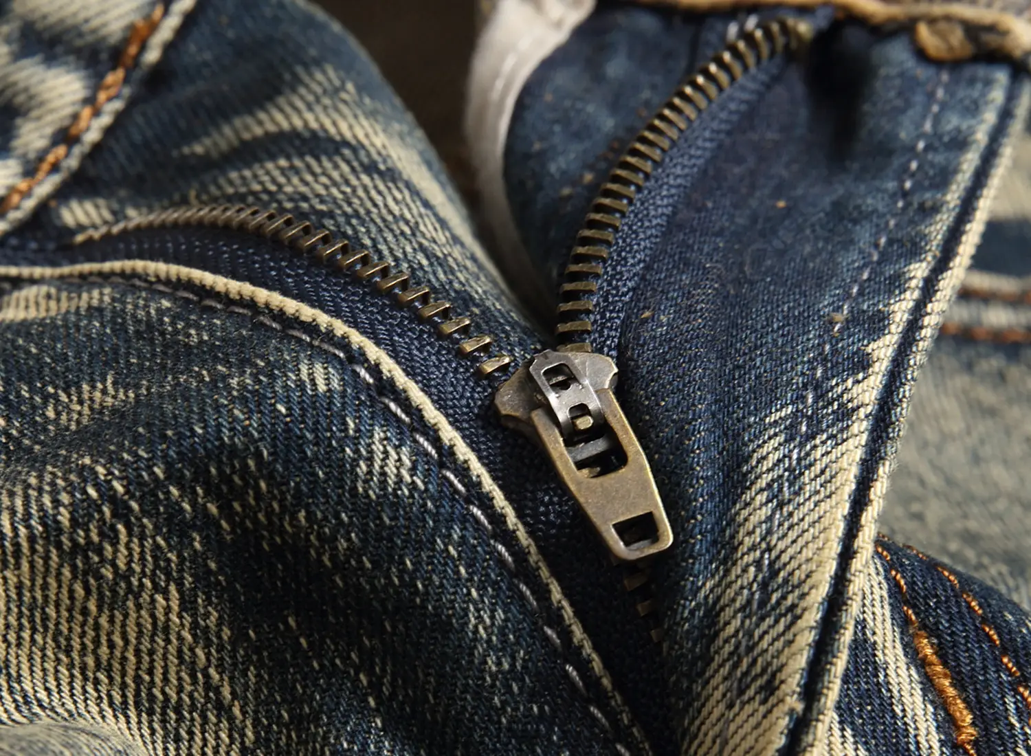 Men Denim Shorts with Multiple Hole Design — feature 9