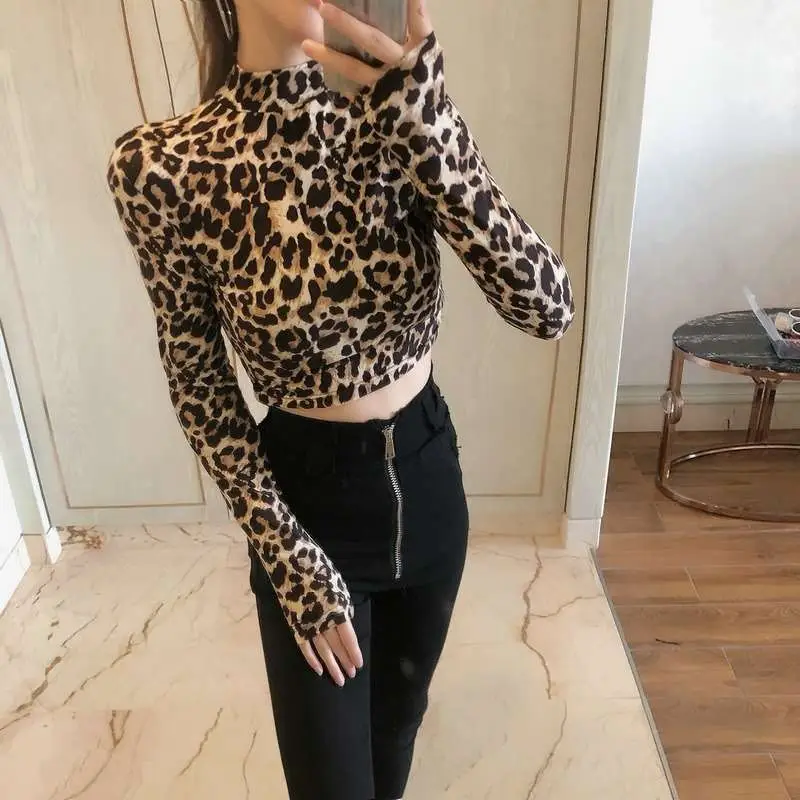 Women Leopard Print High Collar Top Short Sleeve — feature 3