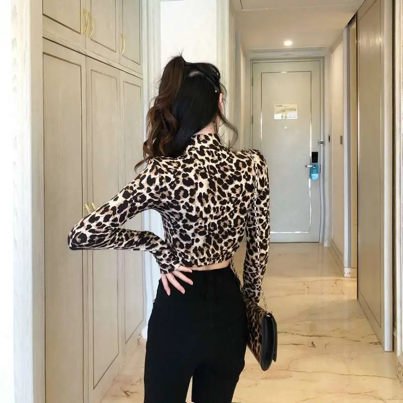 Women Leopard Print High Collar Top Short Sleeve — feature 9