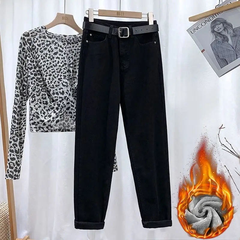 Plus Size Velvet Pants with Harlan Radish Jeans Set