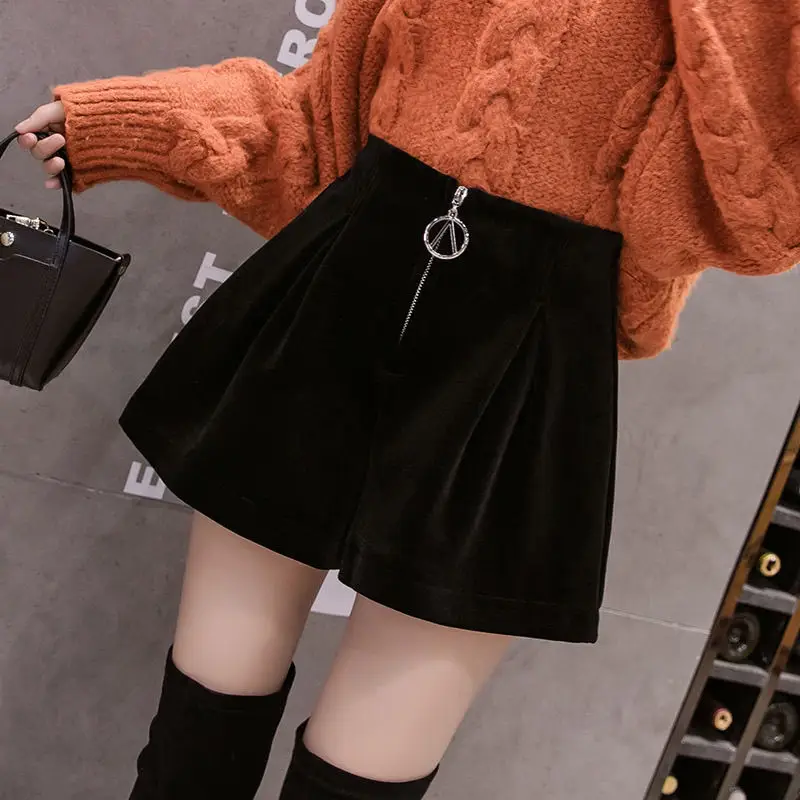 Black Velvet Fleece-Lined Shorts for Women - Image 4