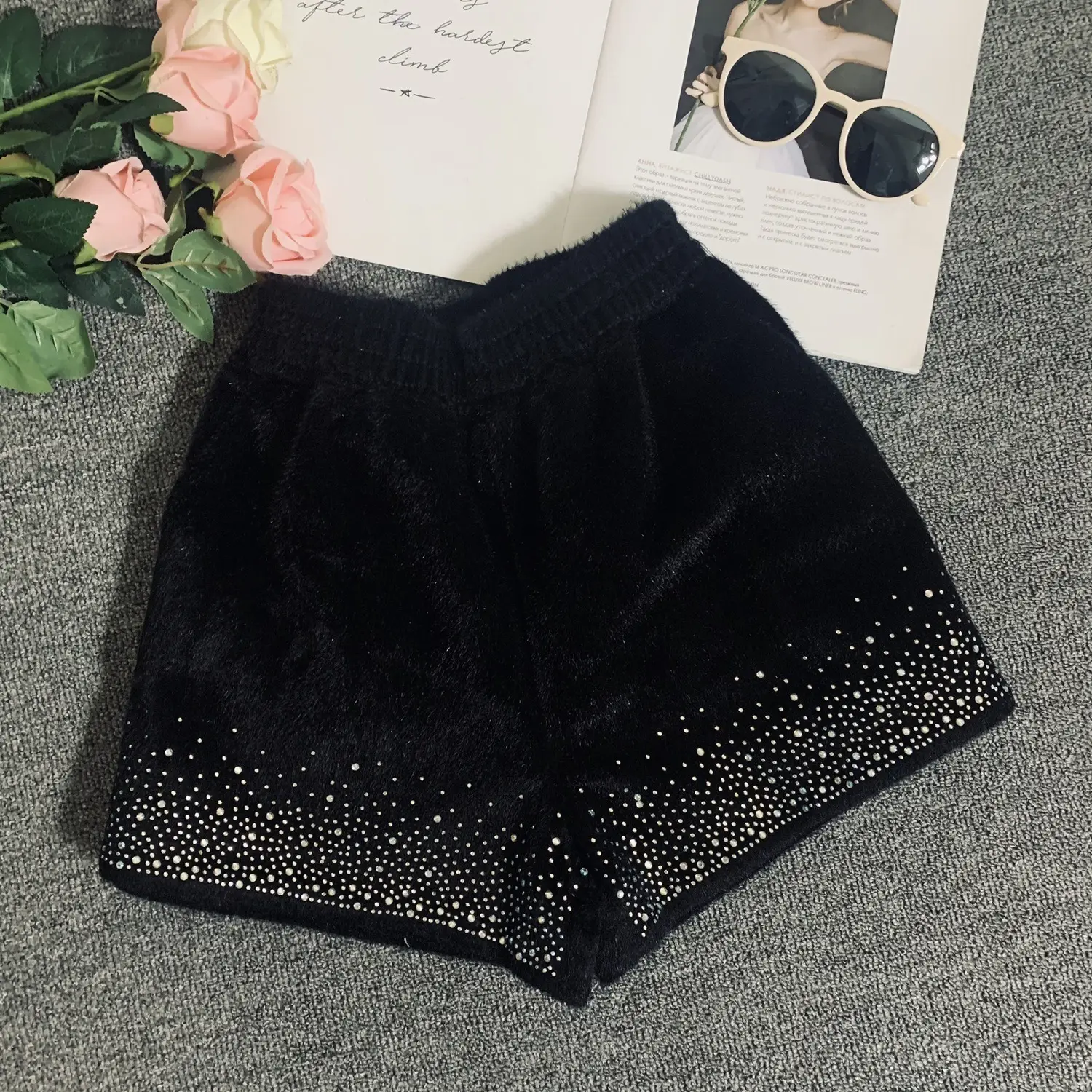 Black Velvet Fleece-Lined Shorts for Women - Image 7