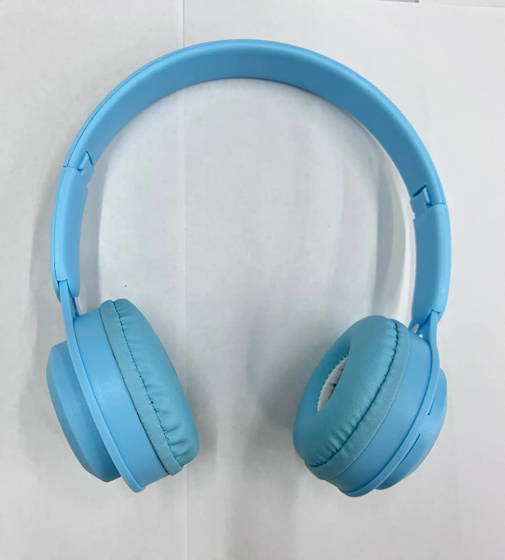 Wireless Foldable Bluetooth Headset Y08 White - Image 4