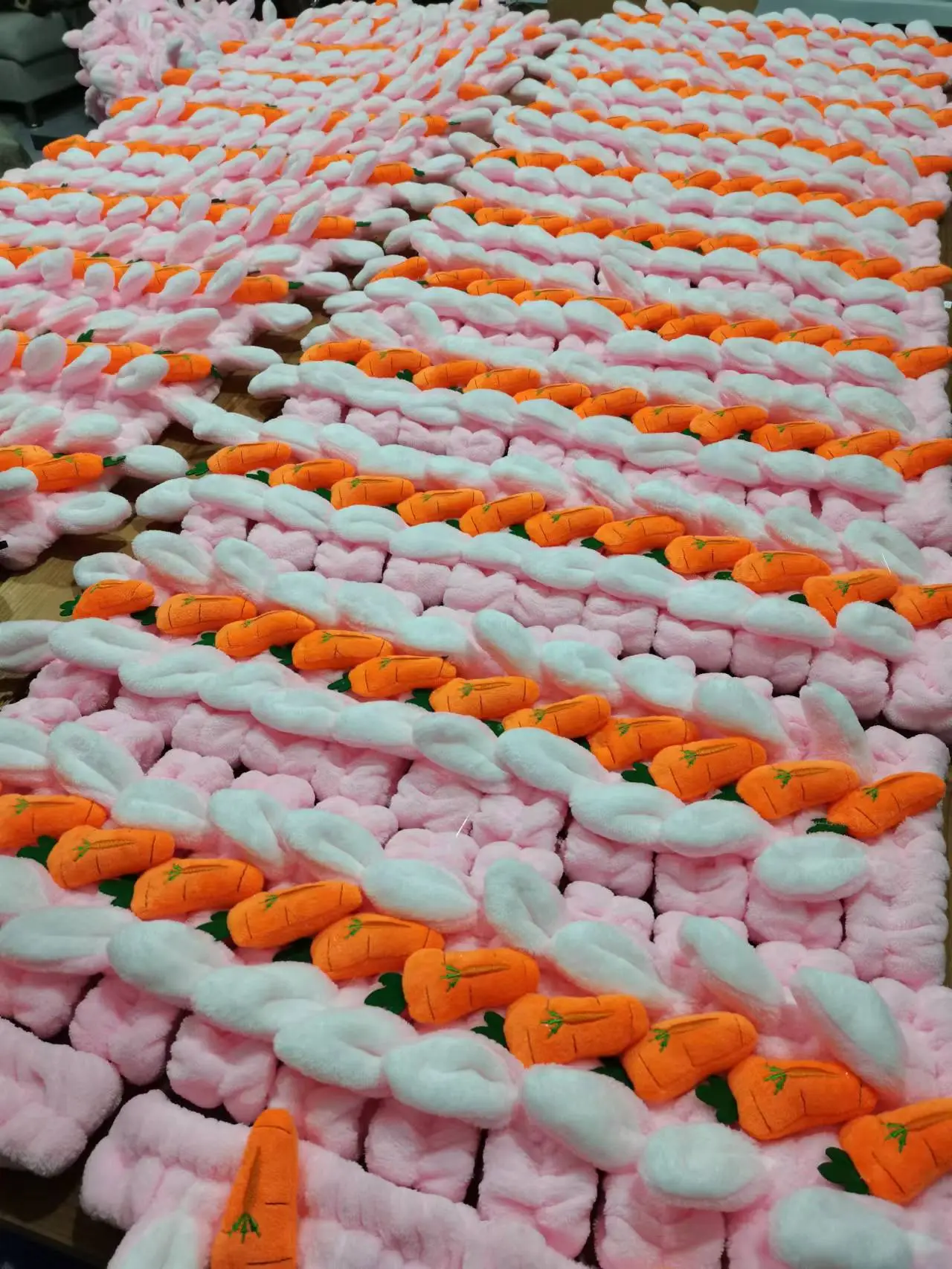 Sweet Rabbit Ears Hair Band with Carrot Design — feature 20