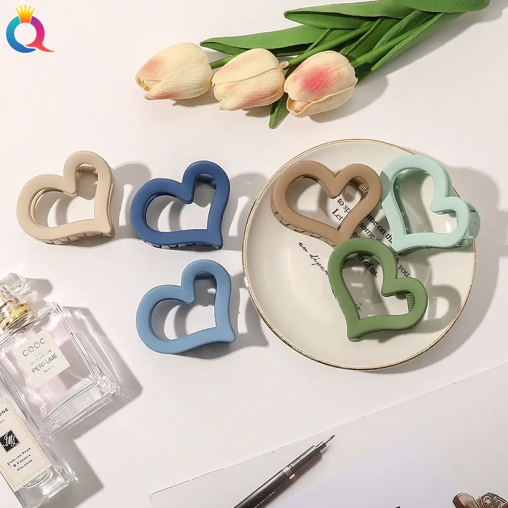 Qiyue Heart Shape Plastic Hair Clip for Women - Image 4