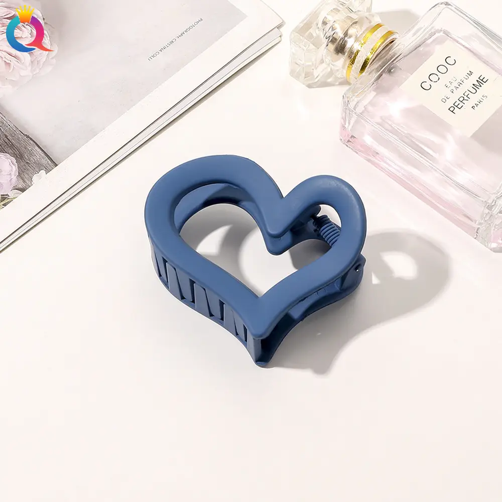 Qiyue Heart Shape Plastic Hair Clip for Women - Image 3