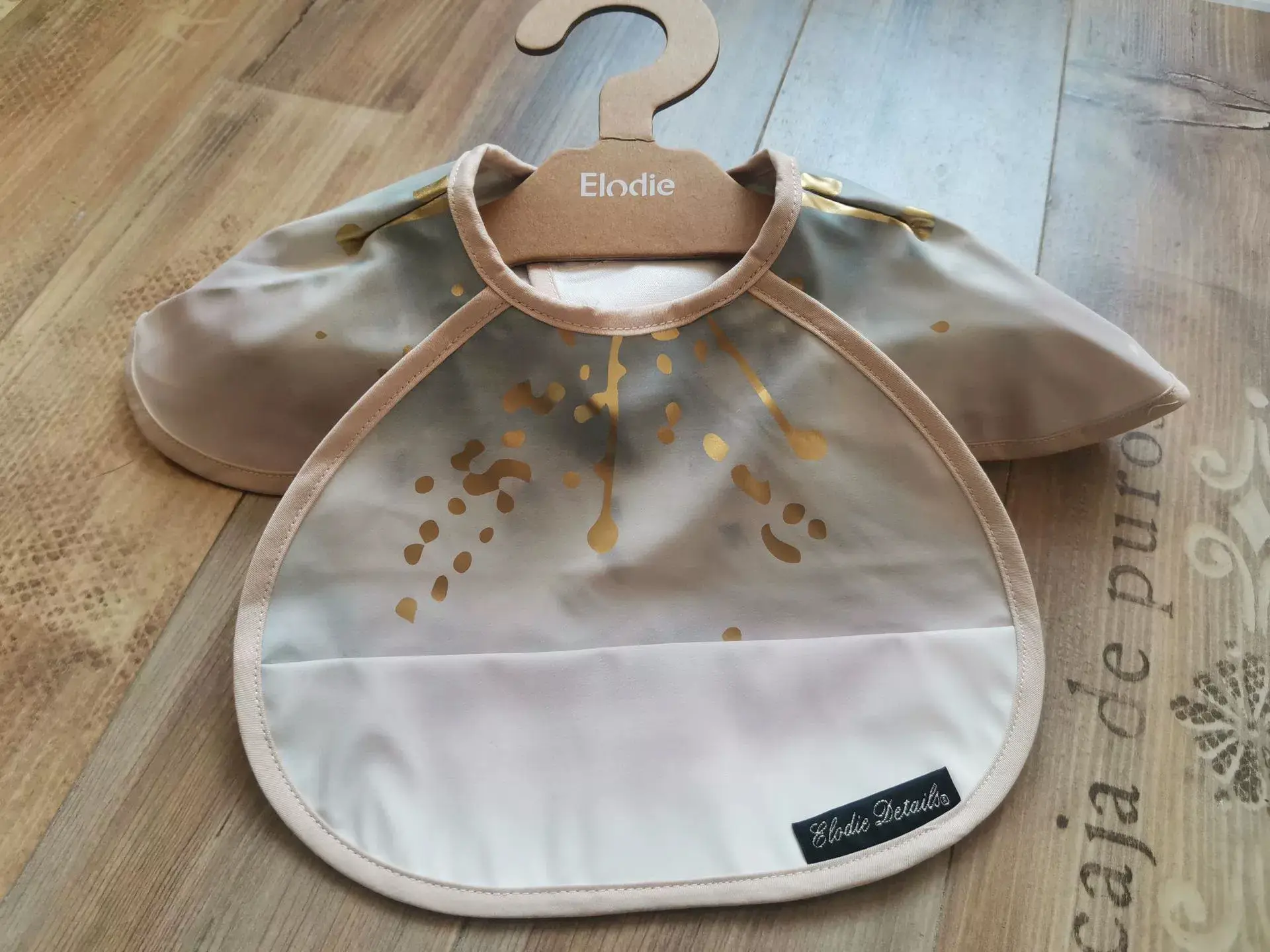 Sweden Retro-Dressing Baby Eating Bib Angel Wings Design - Image 6