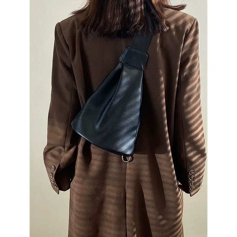 2026 Korean Designer Crossbody Bag Black — feature 10