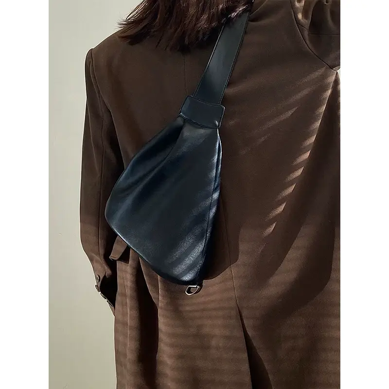 2026 Korean Designer Crossbody Bag Black — feature 12
