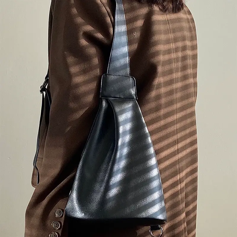 2026 Korean Designer Crossbody Bag Black — feature 22