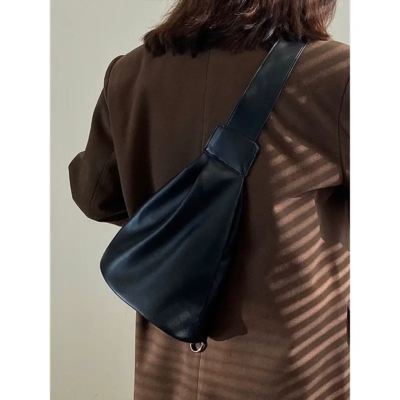 2026 Korean Designer Crossbody Bag Black — feature 32