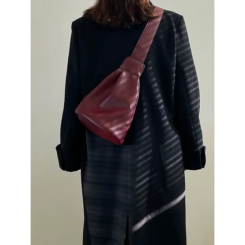 2026 Korean Designer Crossbody Bag Black — feature 36