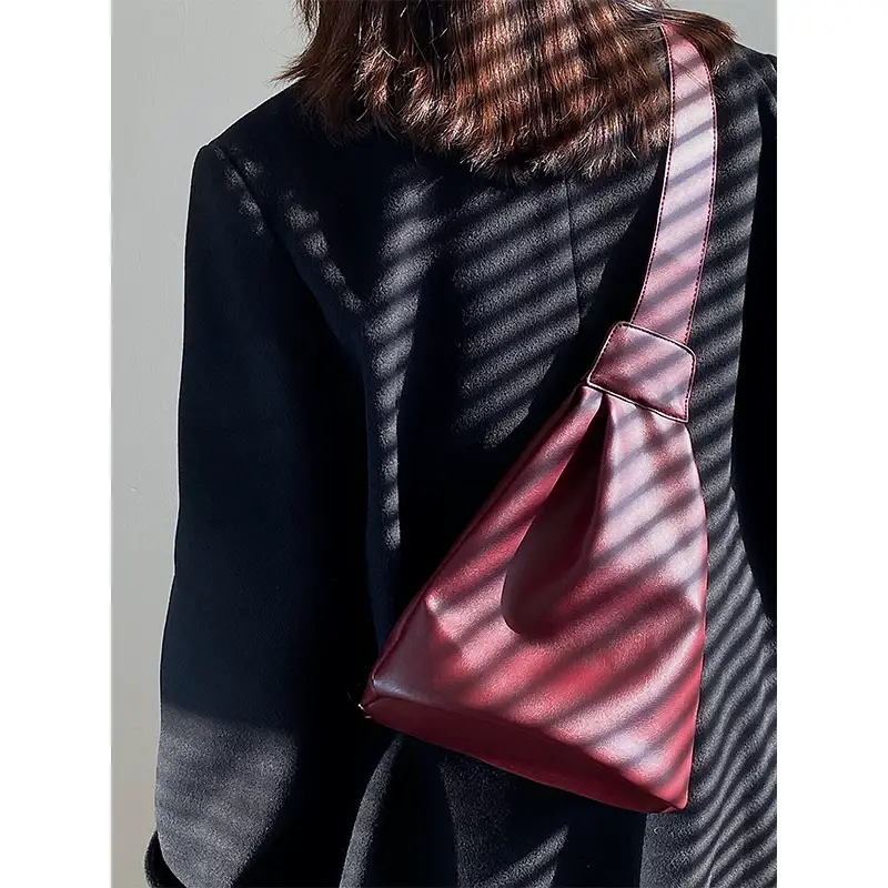 2026 Korean Designer Crossbody Bag Black — feature 6