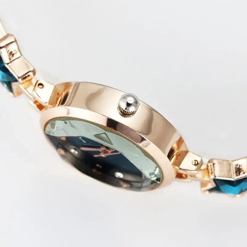 Women's Starfish Design Watch with Green Gemstones - Image 6