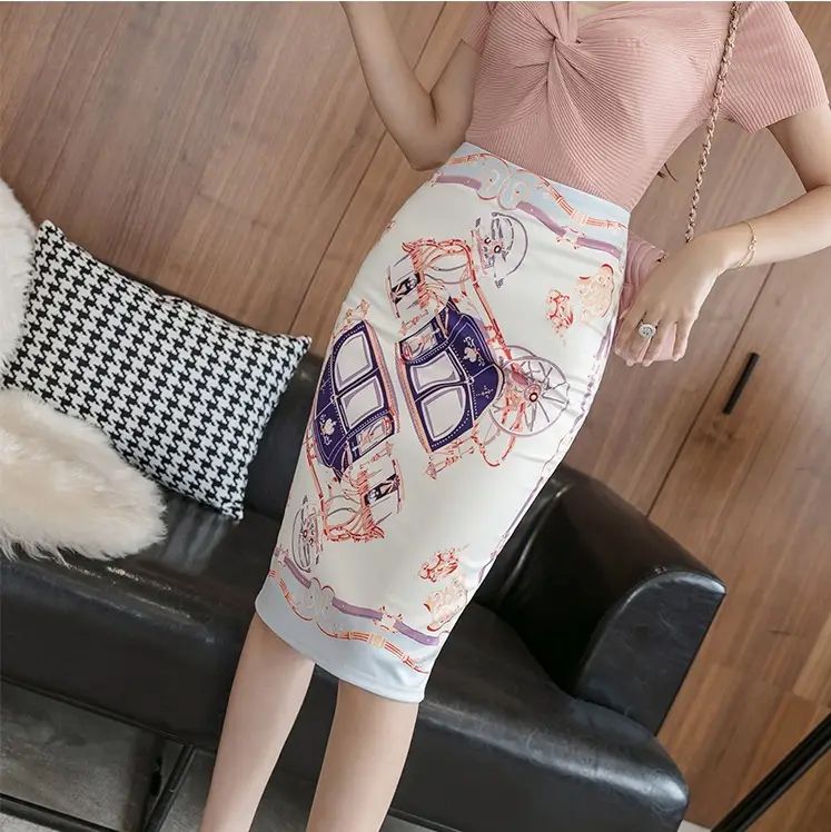 Black Gold Printed Pencil Skirt for Women - Image 2