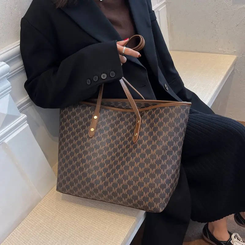 Black Textured Shoulder Bag for Women Large Capacity Commuter - Image 7