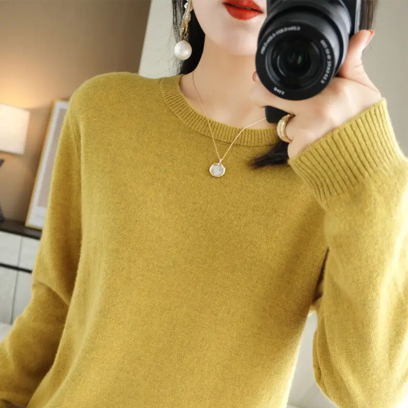 Women's Knitted Wool Viscose Round Neck Sweater Pink - Image 9