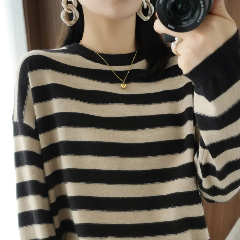 Women's Black White Striped Knitted Sweater Large - Image 7