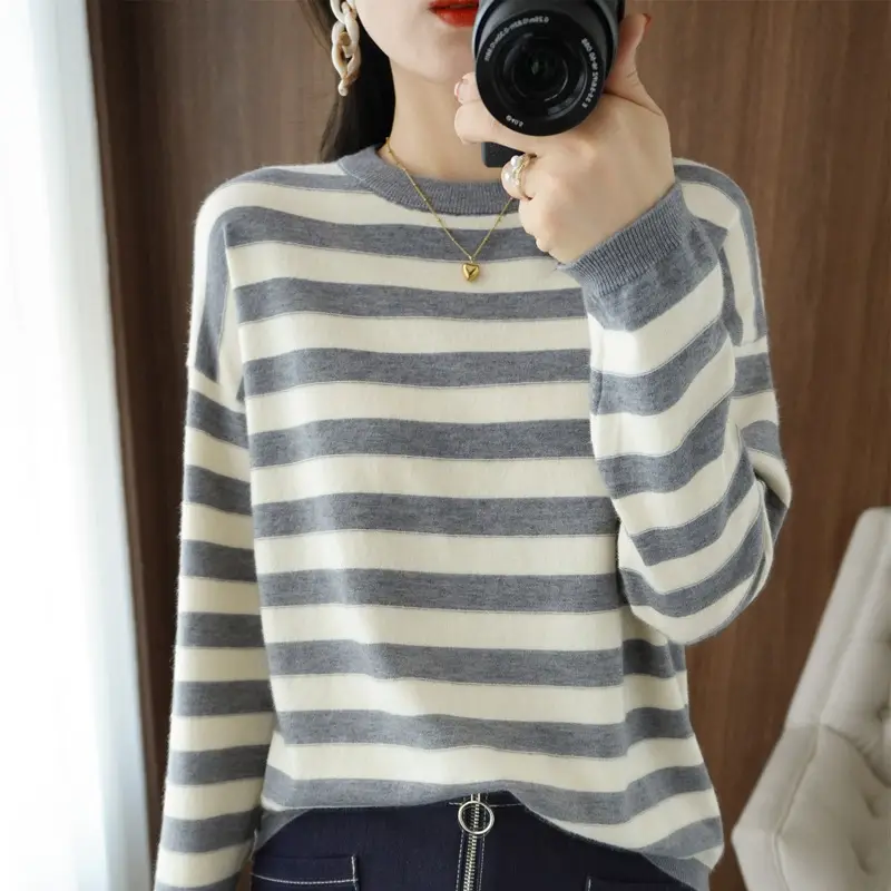 Women's Black White Striped Knitted Sweater Large - Image 8