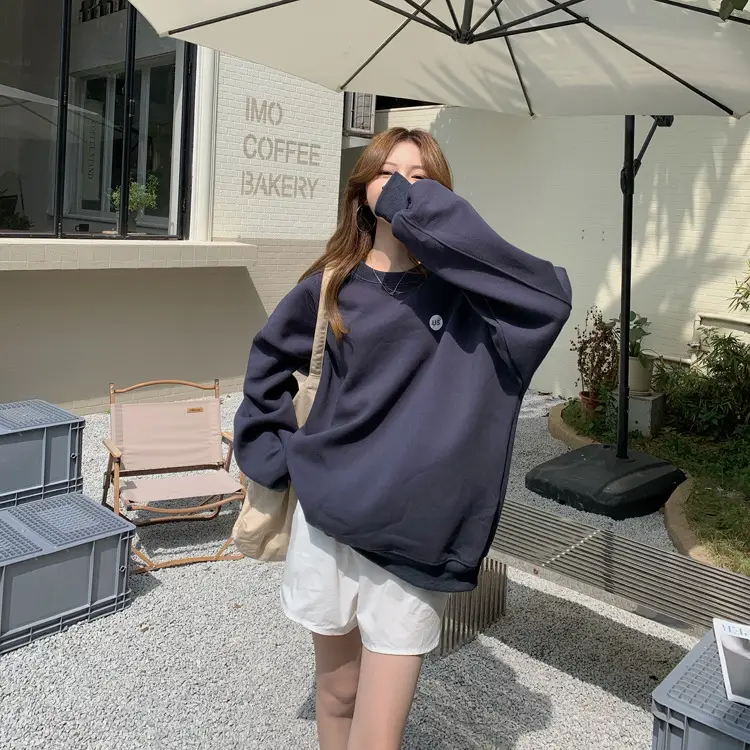 2023 Women's Loose Round Neck Missing Sweatshirt Set — feature 13