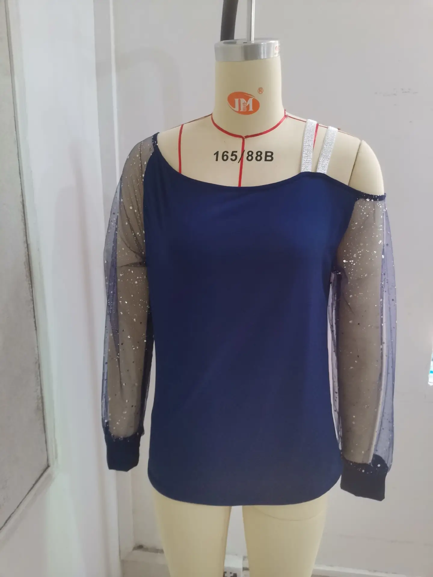 2024 Off-Shoulder Long Sleeve T-Shirt Black Green Purple Blue — feature 2