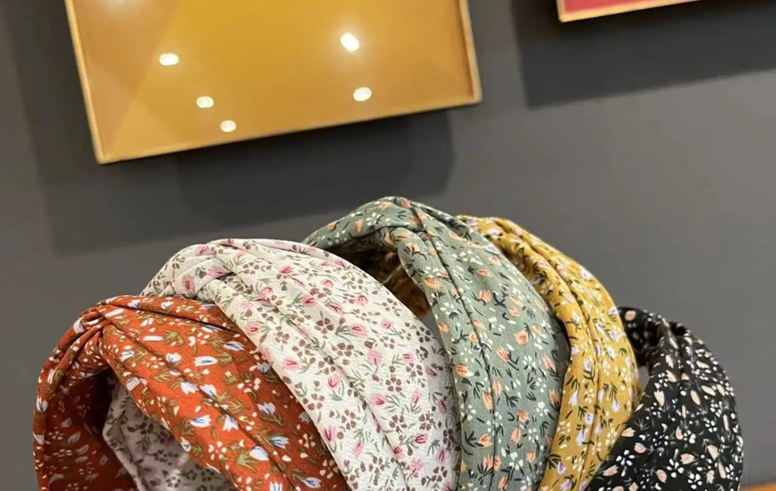 Retro French Wide Brim Hair Bands Pressed Women Summer 2024 — feature 2