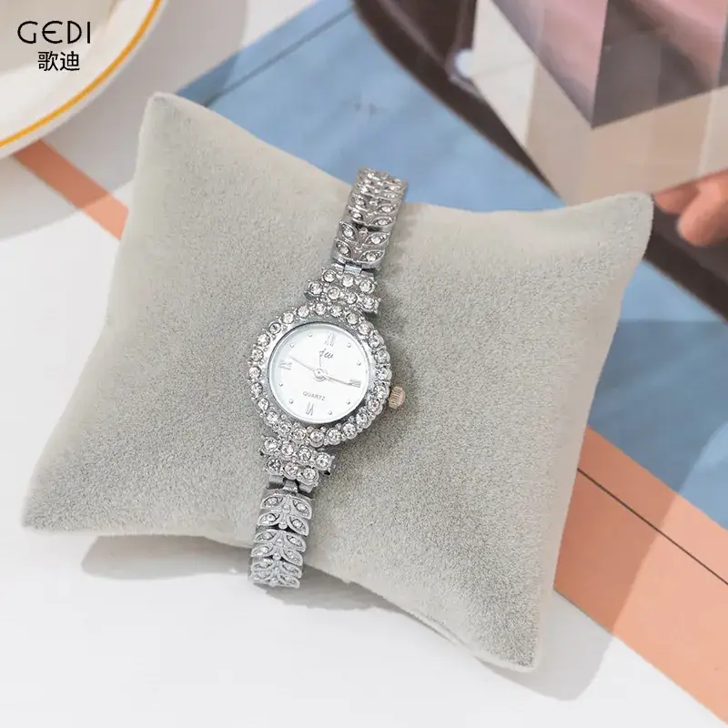 Jw Luxury Diamond Bracelet Watch for Women - Image 3