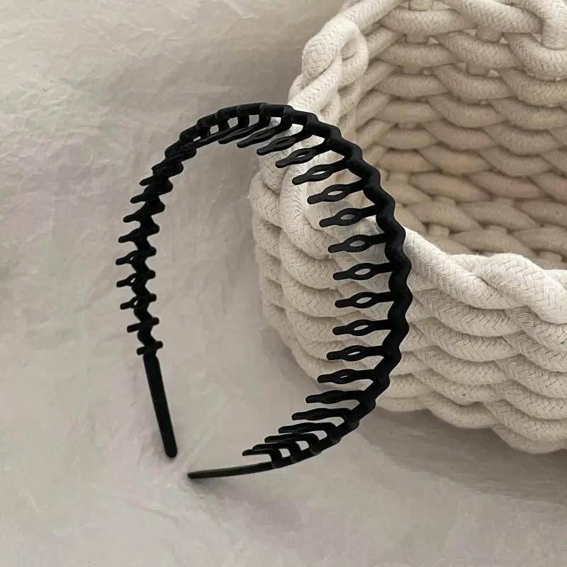 Black High-Cranial Hairband for Women - Image 2