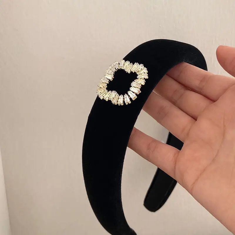 Black High-Cranial Hairband for Women - Image 8